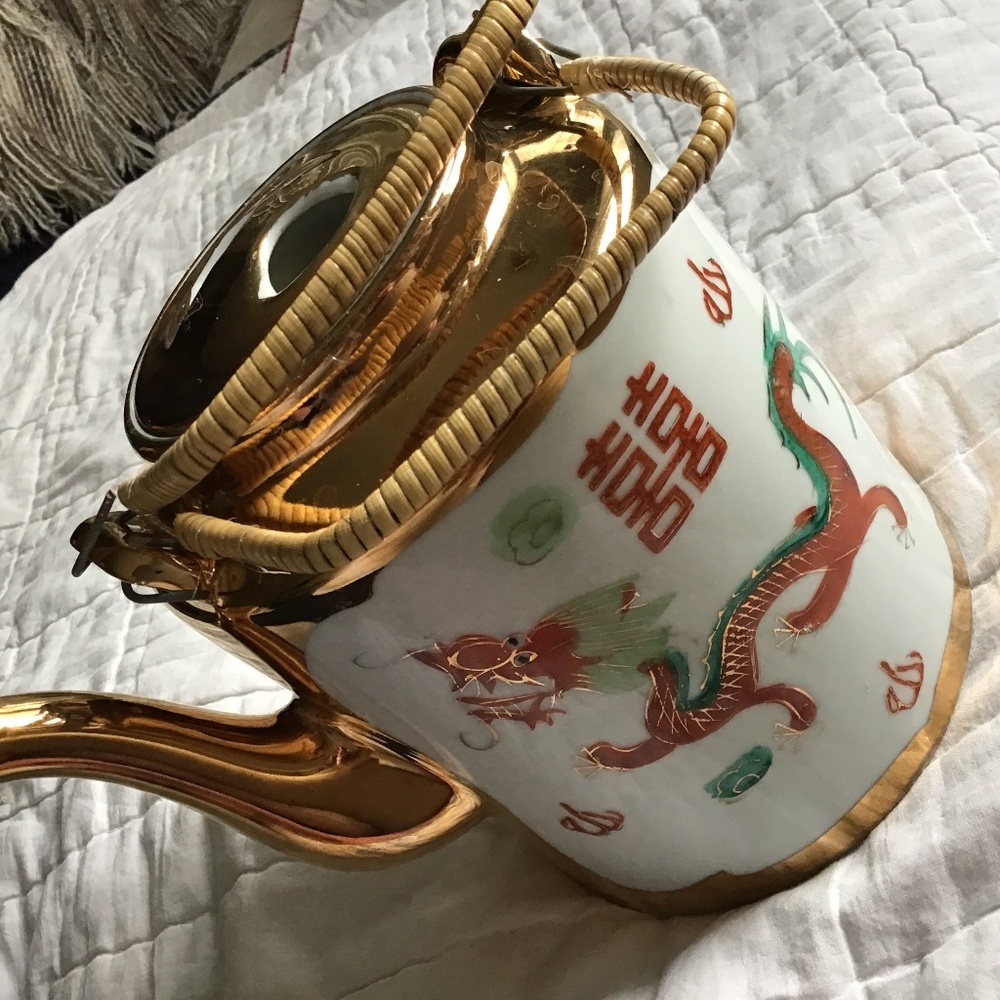 ASIAN STYLE GOLD GILDED DRAGON TEAPOT